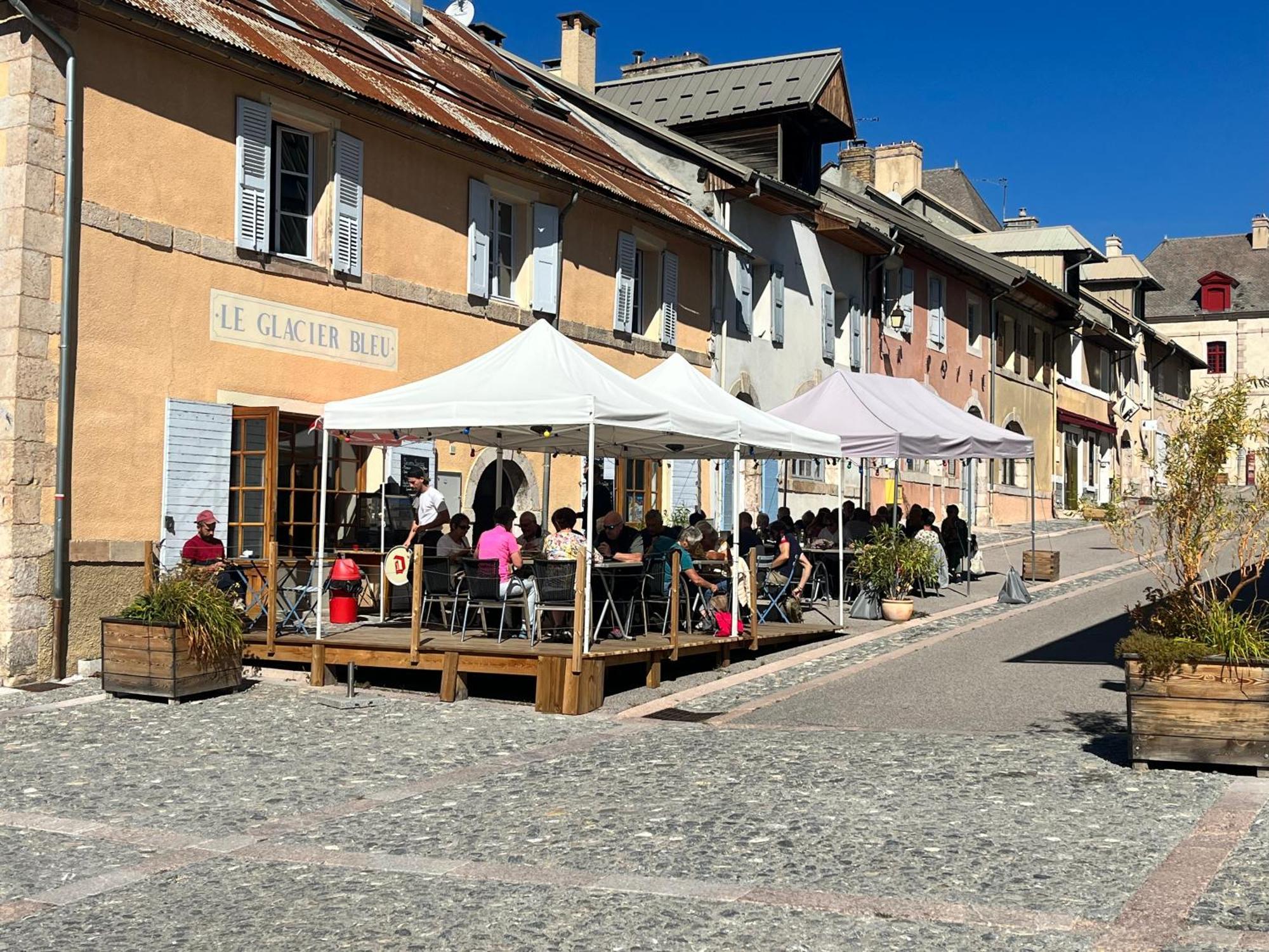 Auberge Le Glacier Bleu Mont-Dauphin Zewnętrze zdjęcie